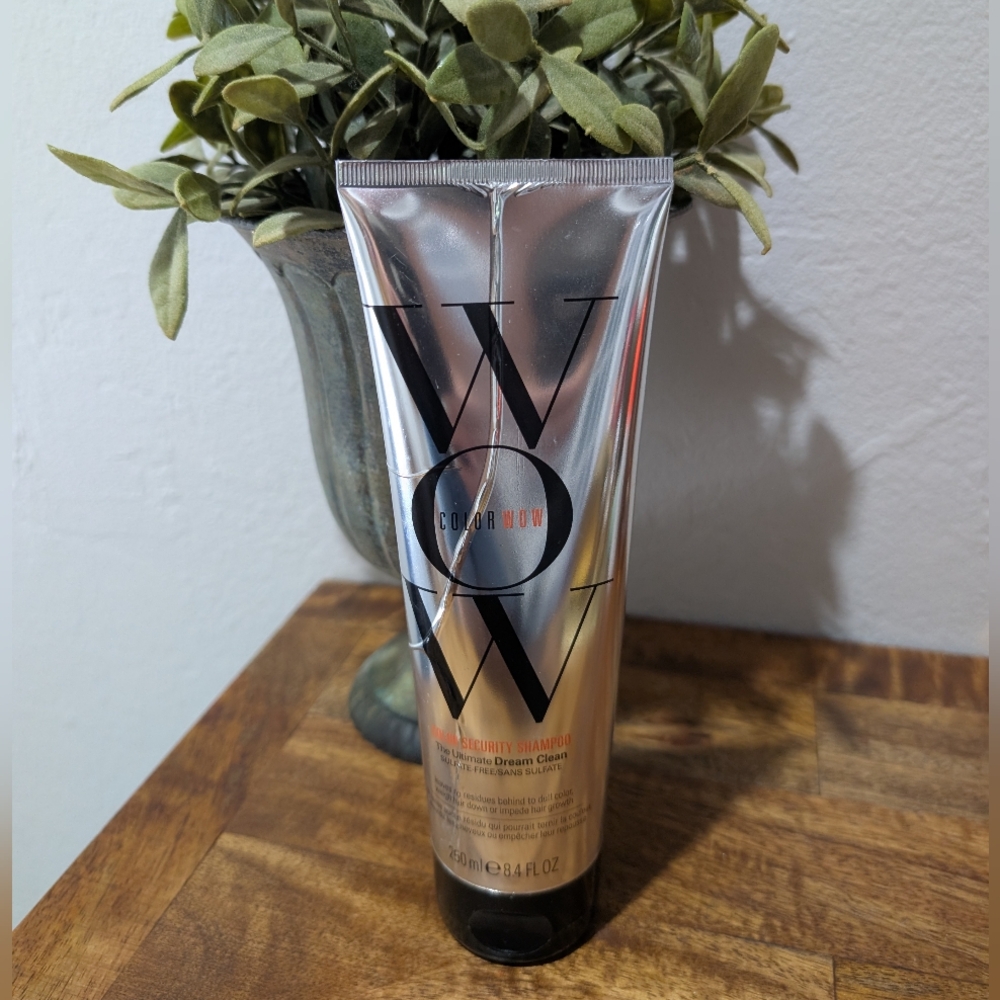 Color Wow Dream Coat Women Hair Shampoo - Silver and‎ Black 250ml